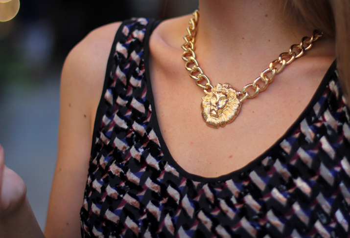 Golden necklace (2)