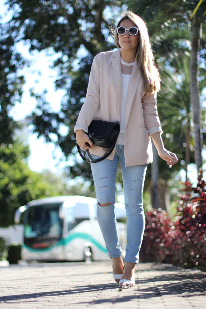 Monica_Sors-outfit-jeans-blazer-street_style (14)