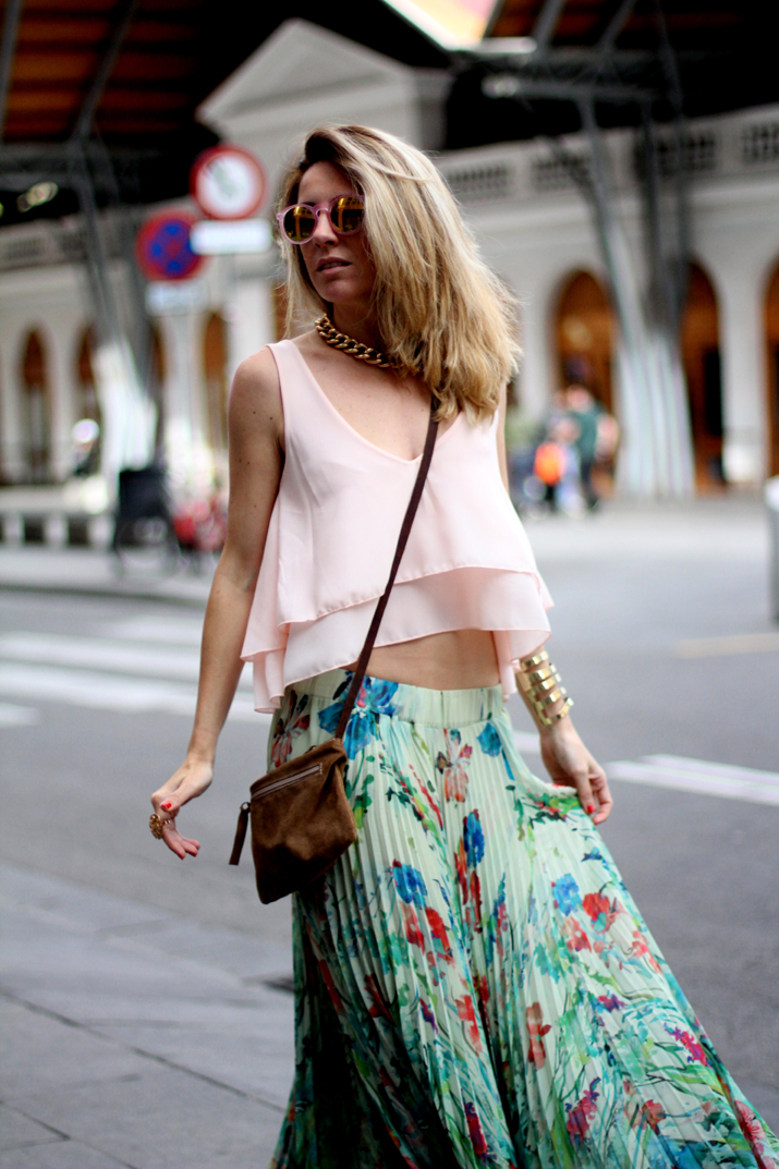 Fashion_blogger_Barcelona-cuines_Santa_Caterina-long_skirt-outfit-streetstyle (6)