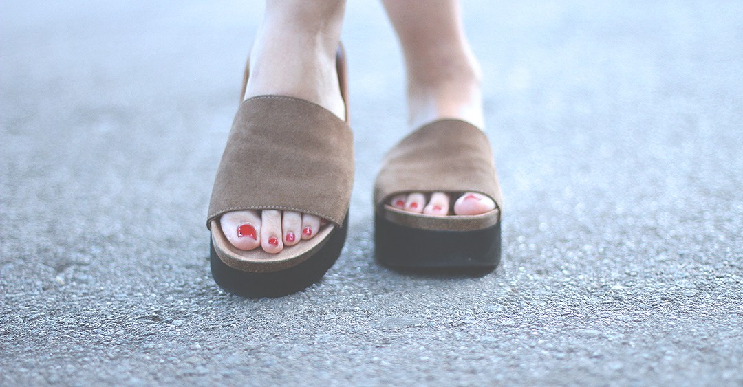 Andreas-Bcn-blogger-wedge-sandals-