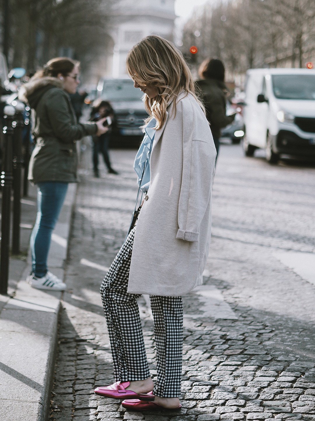 gingham-pants-paris-fashion-week-street-style-looks